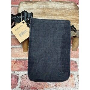 Thread Wallets Pocket Sling Black Carry On Crossbody Bag BCBGeneration Strap NEW